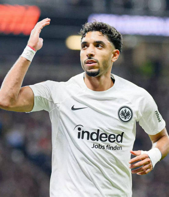 九游娱乐网页-职业足坛最新前瞻：常青树球队崭露头角成为焦点的简单介绍