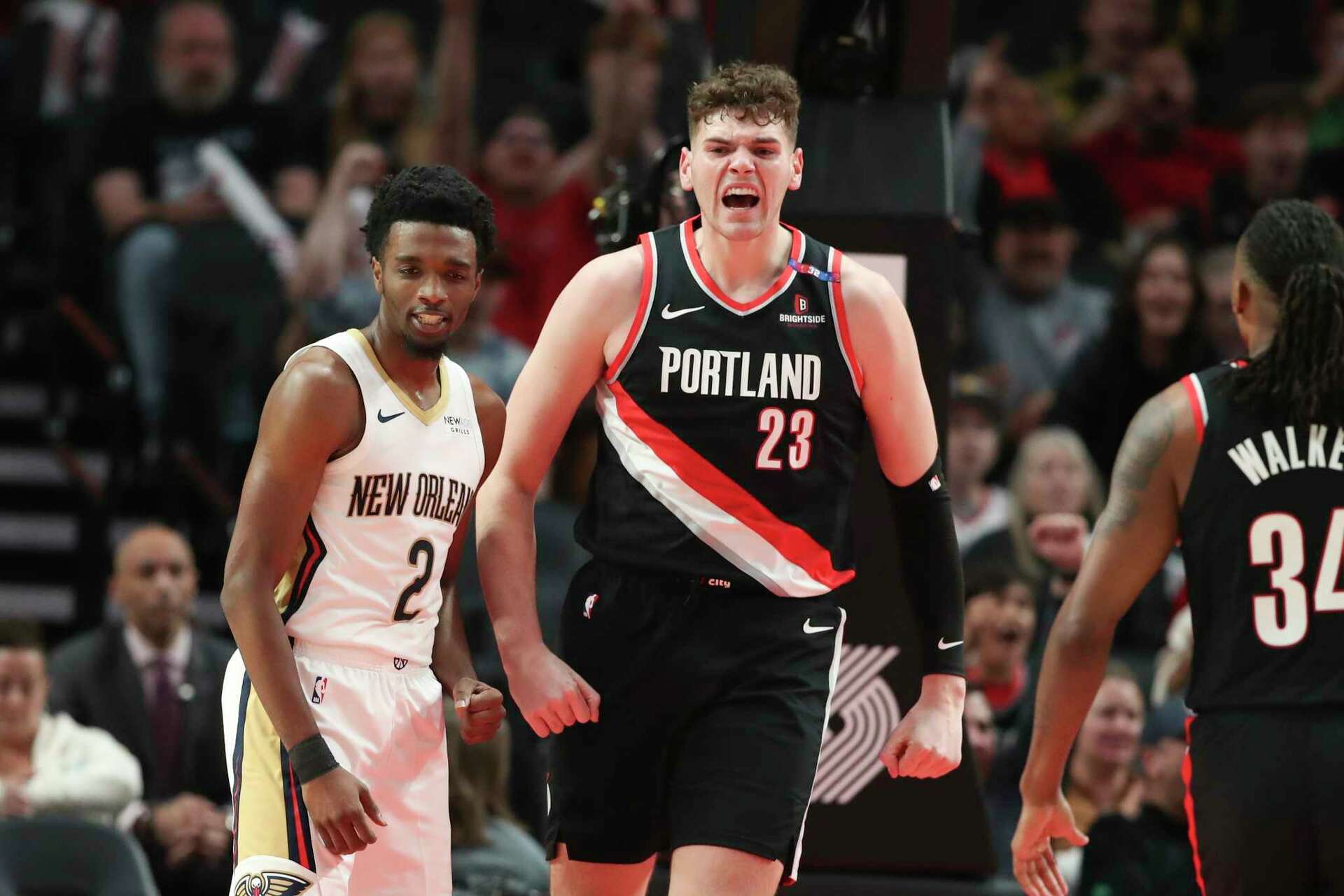 开拓者球员戈登·海沃德成功复出迎战太阳队的简单介绍 开拓者球员戈登·海沃德成功复出迎战太阳队的简单介绍