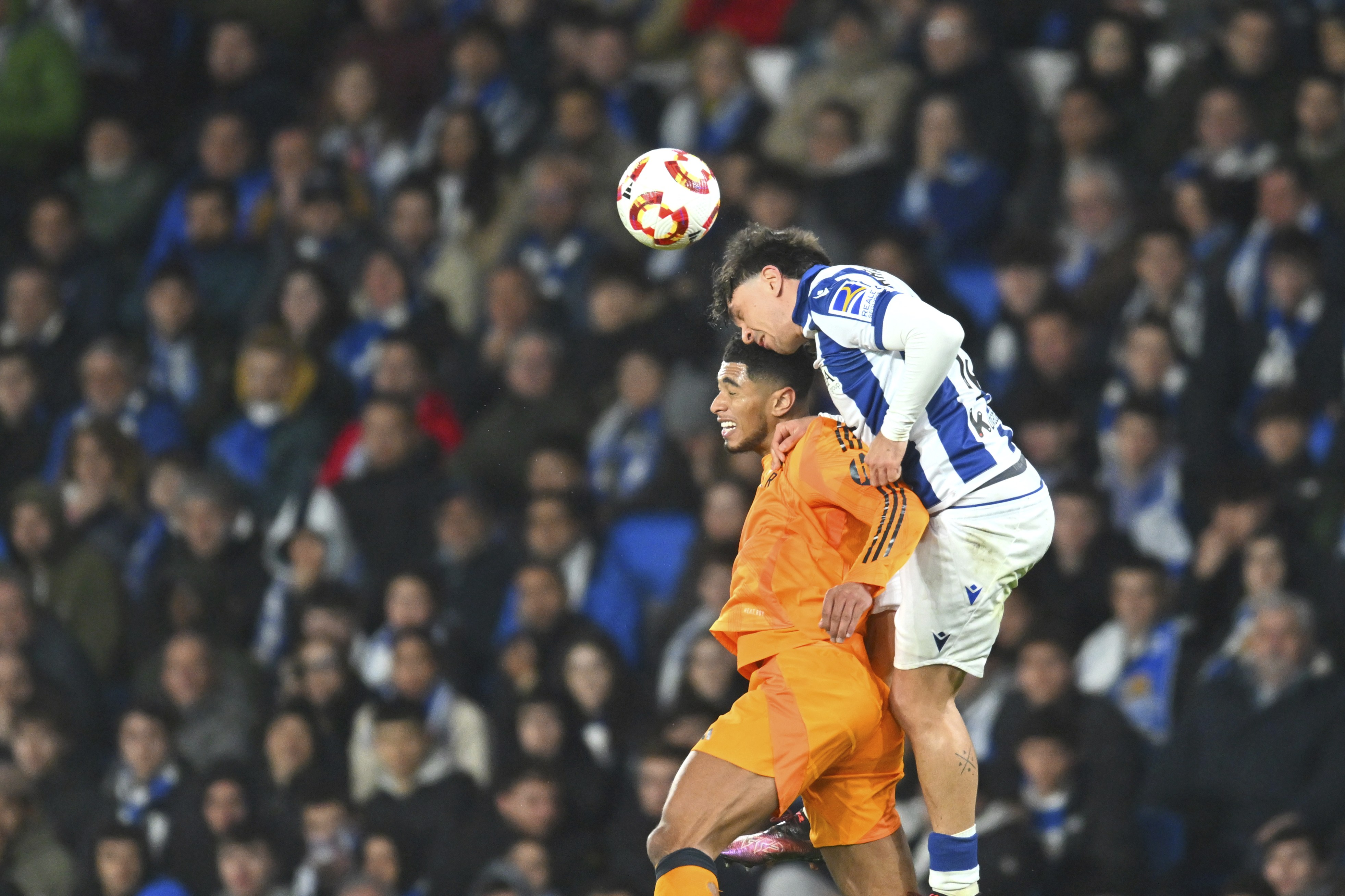 包含皇马前锋连续进球，积极备战下一轮比赛！的词条