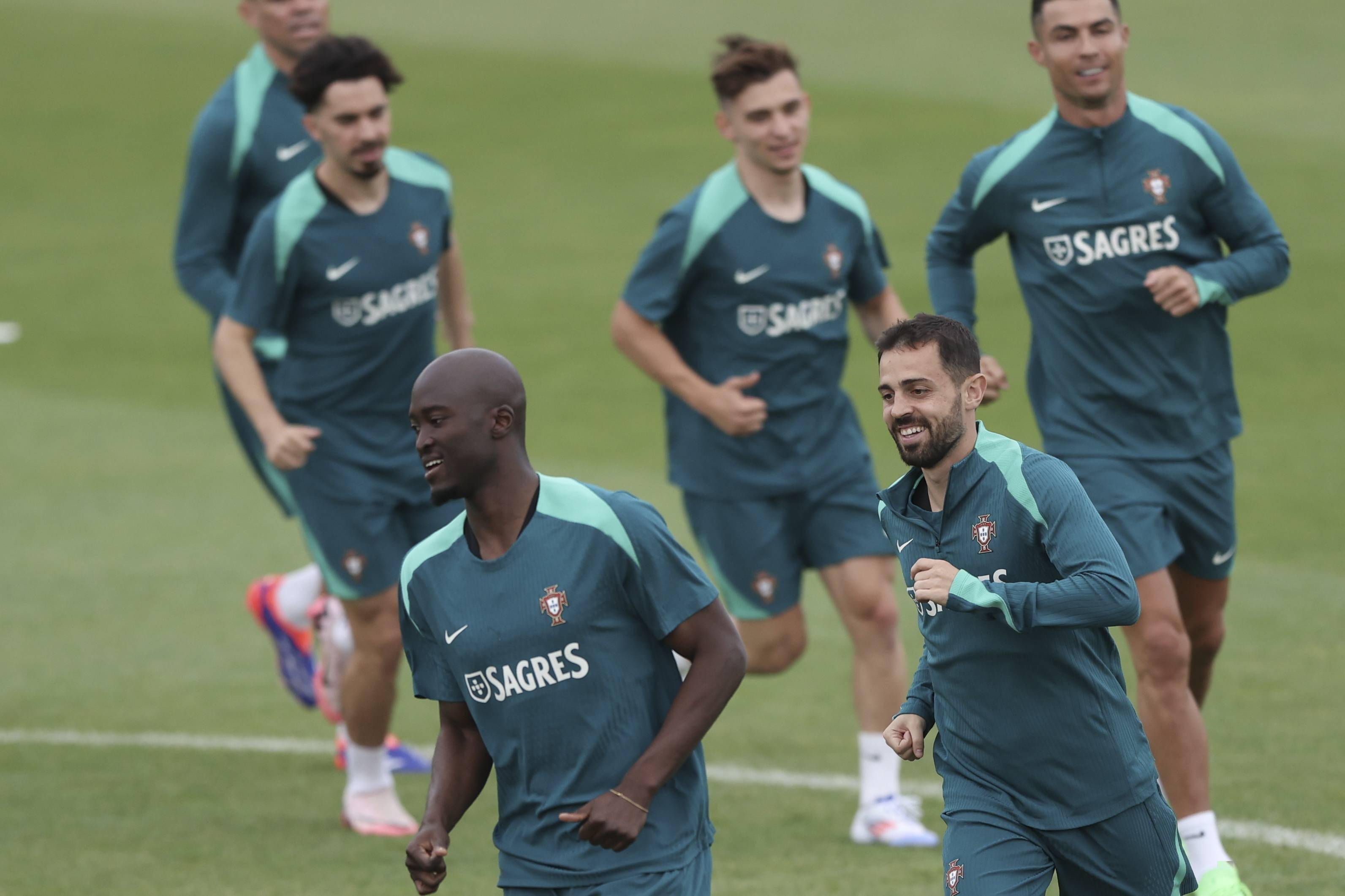 九游官网-欧洲赛事热闹登场，球队展现实力