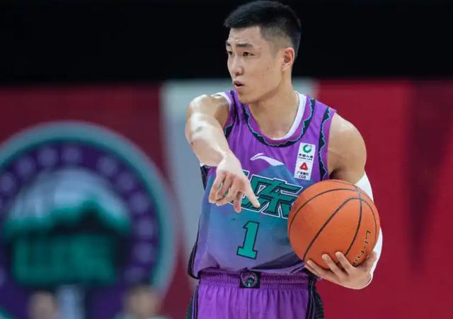 九游VIP-昆明男篮球员表现神勇，轻松取胜