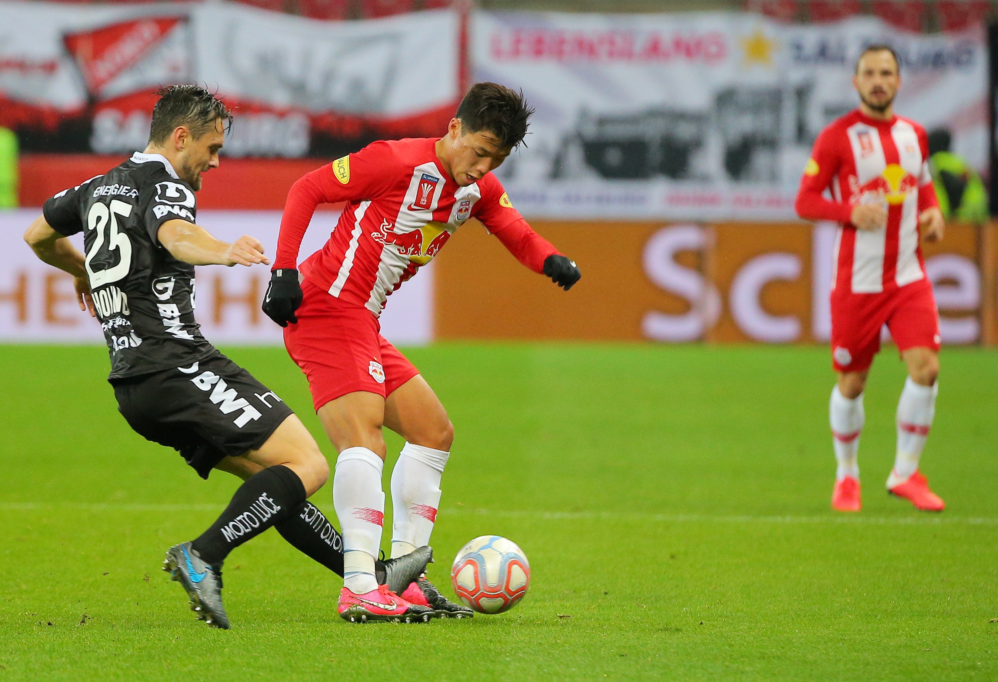 关于奥地利主场告捷,北马凭借进球领先积分榜的信息 关于奥地利主场告捷,北马凭借进球领先积分榜的信息