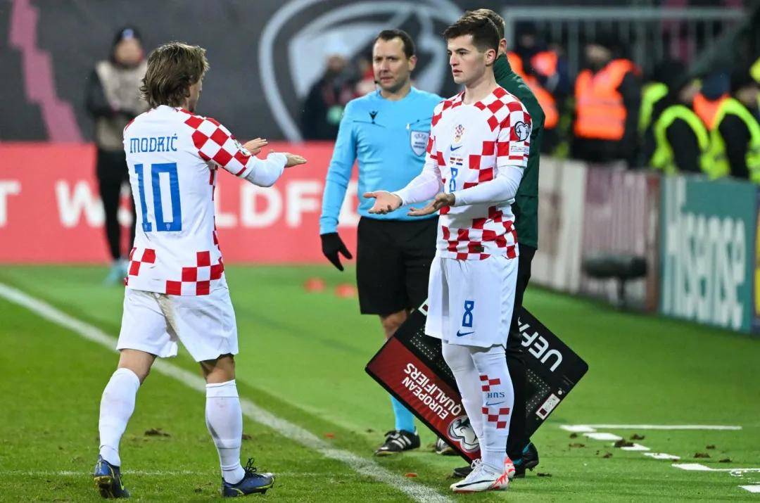 包含克罗地亚对手实力超群,展开激烈对抗的词条 包含克罗地亚对手实力超群,展开激烈对抗的词条