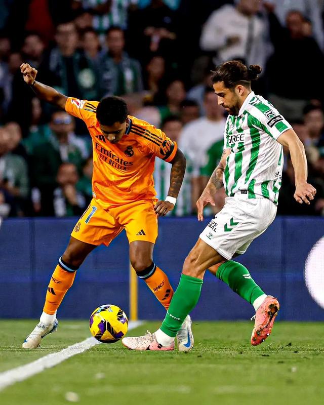 九游娱乐网页-关于塞维利亚后防线表现稳健，保住比赛胜利的信息