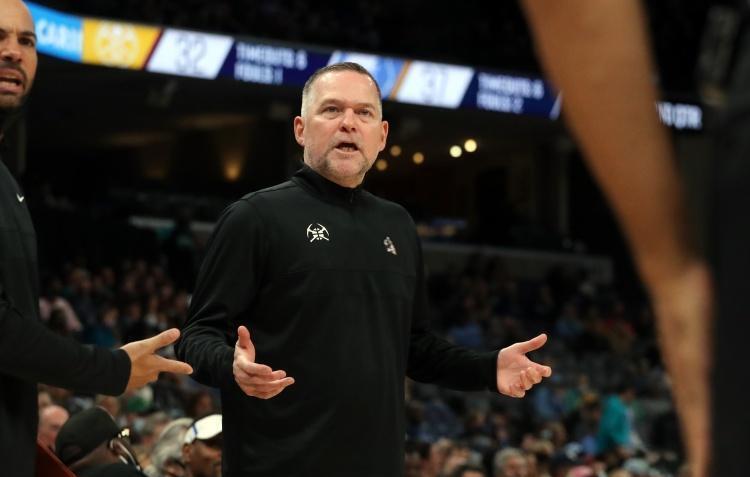 九游APP-爵士队主场失利，需调整阵容