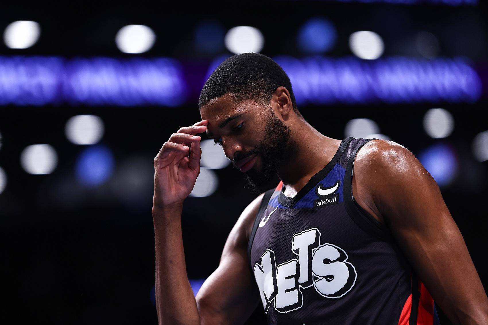 九游体育官方入口-克罗托内客战遭遇惨败，赛季艰难