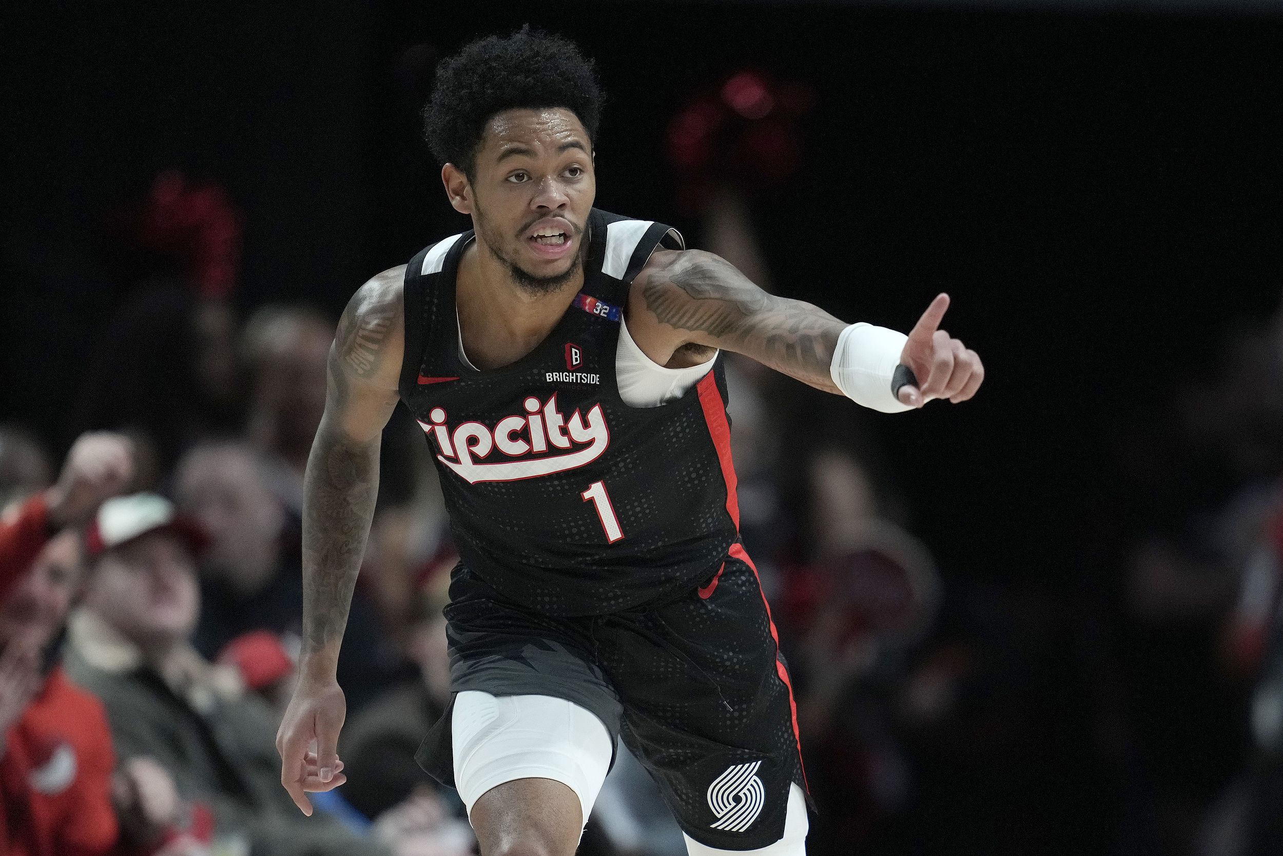 九游娱乐-开拓者队主场告捷，战绩逐渐攀升的简单介绍