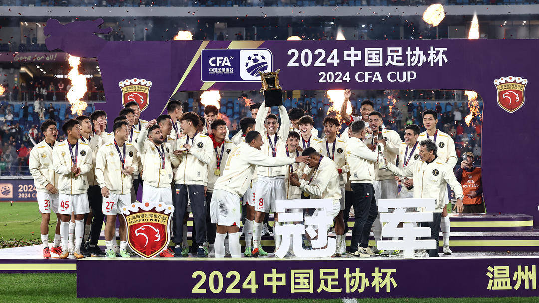 全国足球赛事决赛,历史性胜利为球队喜提冠军 全国足球赛事决赛,历史性胜利为球队喜提冠军