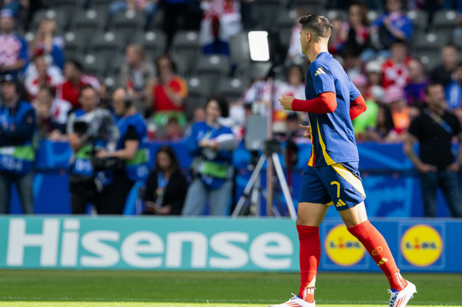 欧预赛比赛黑马球队再度冲击冠军的简单介绍