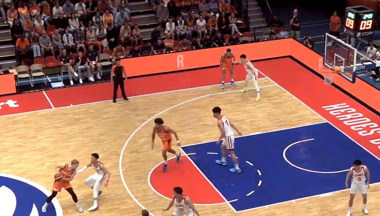 九游官网-CBA球员比赛状态下滑,球队调整战术