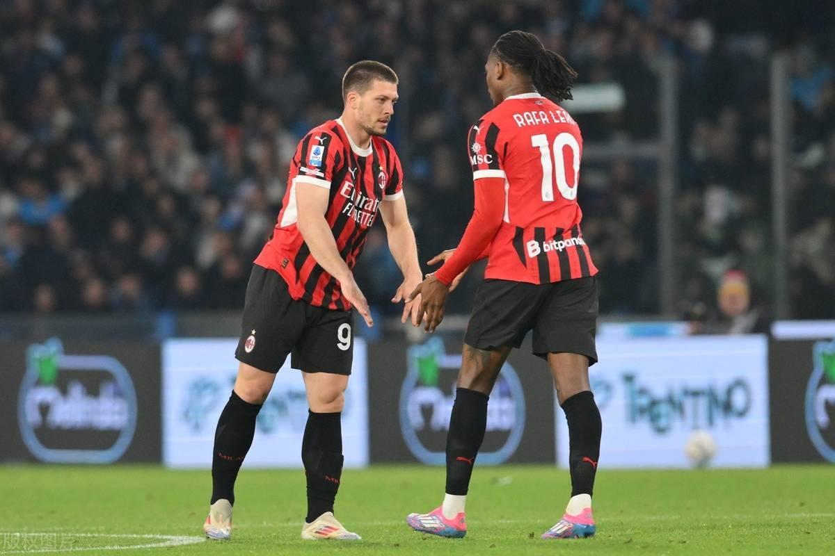 九游体育官方入口-意大利赛场上演激烈对决，AC米兰憾负遭遇失利的简单介绍