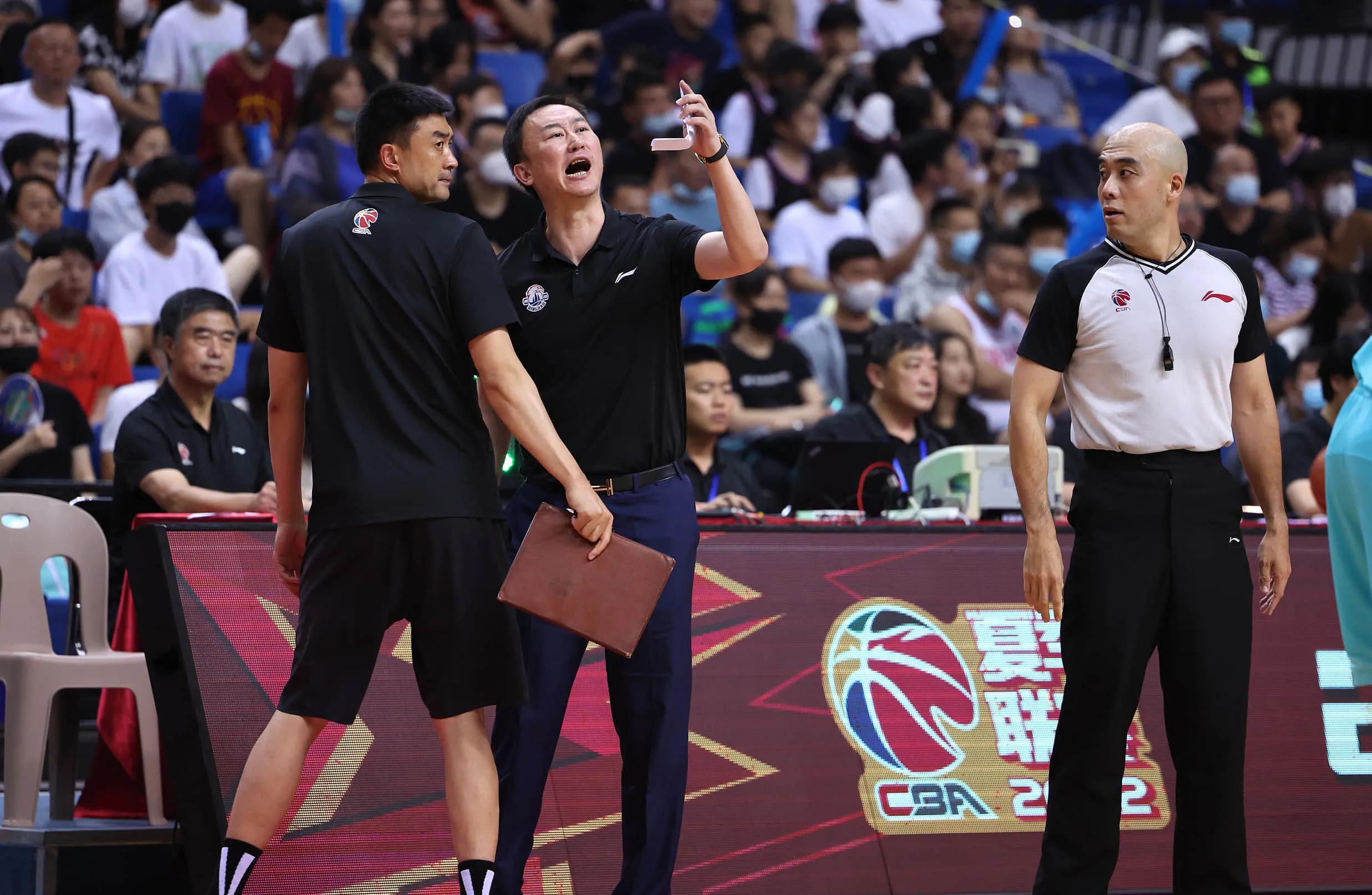 包含看点多多，CBA联赛战局如今更加扣人心弦的词条