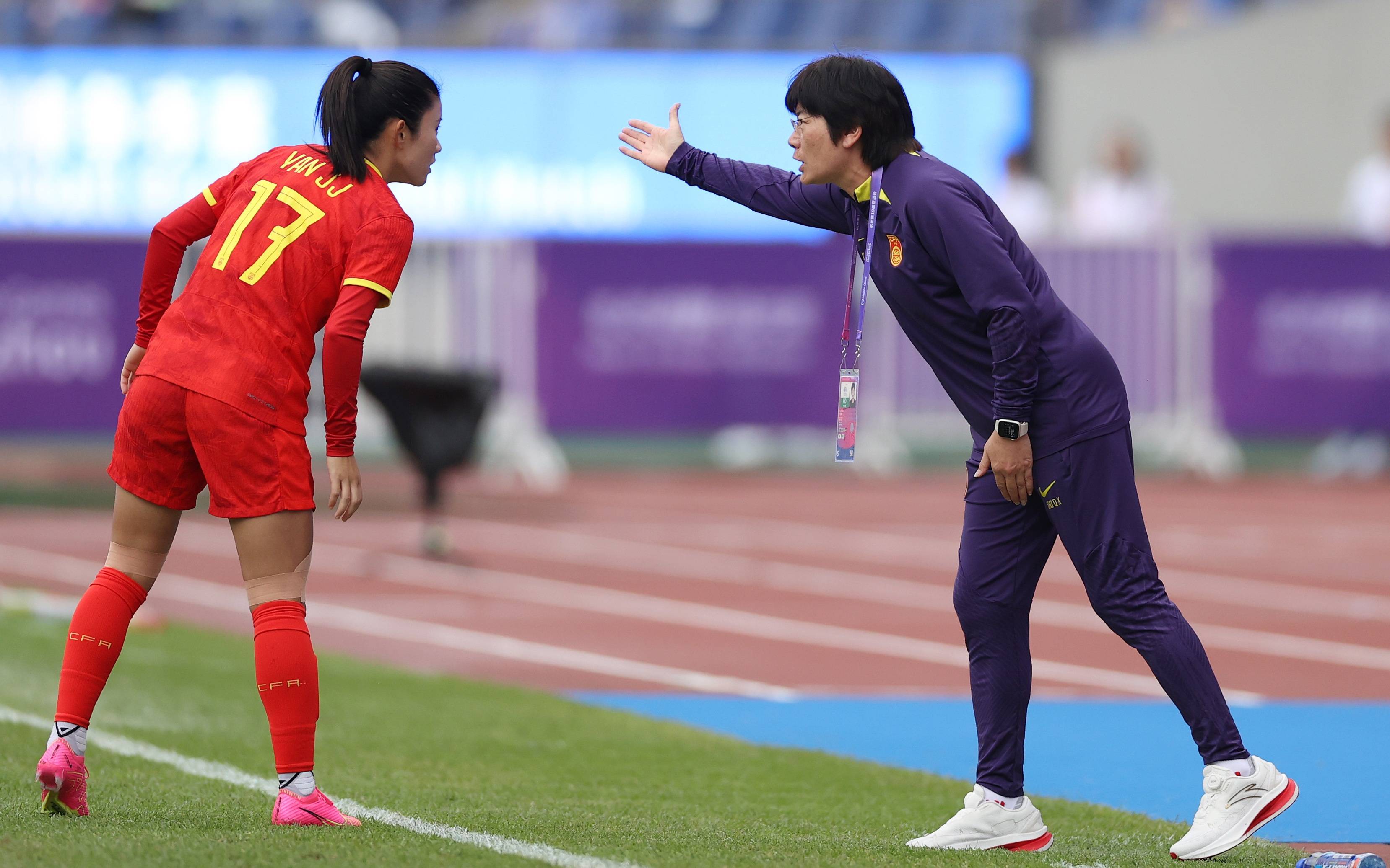 九游娱乐-全国比赛中，女足选手表现亮眼