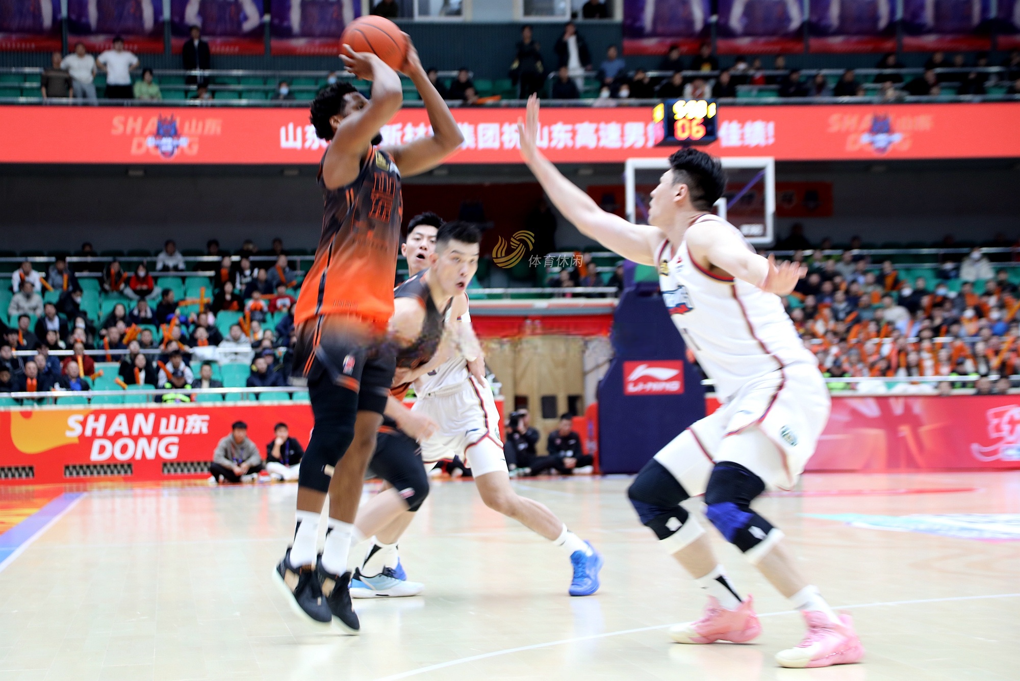 九游体育APP下载-包含江苏男篮面对山东队，全力争胜的词条