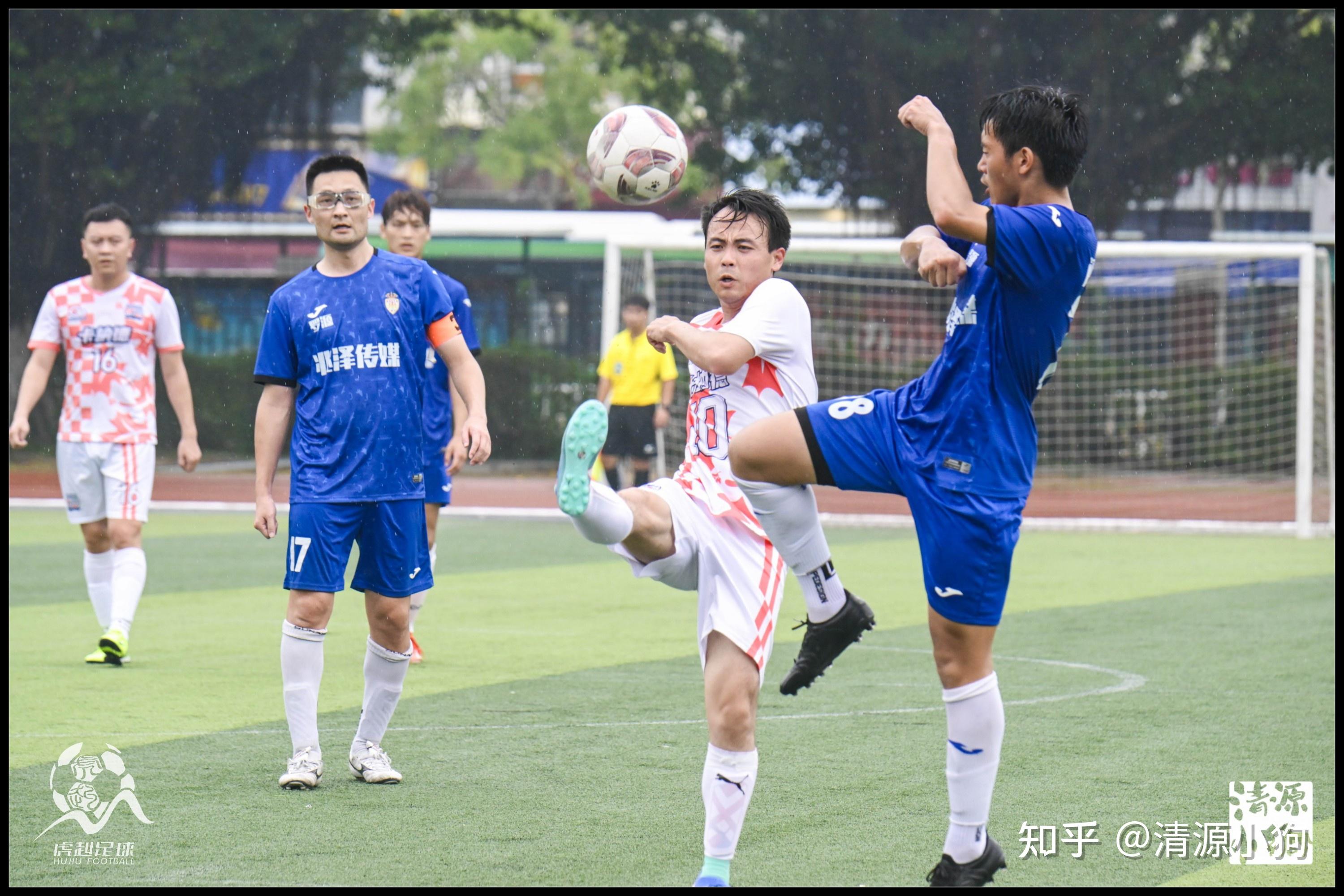 激情四射，足球比赛的惊险一幕