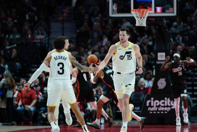 九游体育官方入口-爵士队球员频频受伤，教练组备战应变