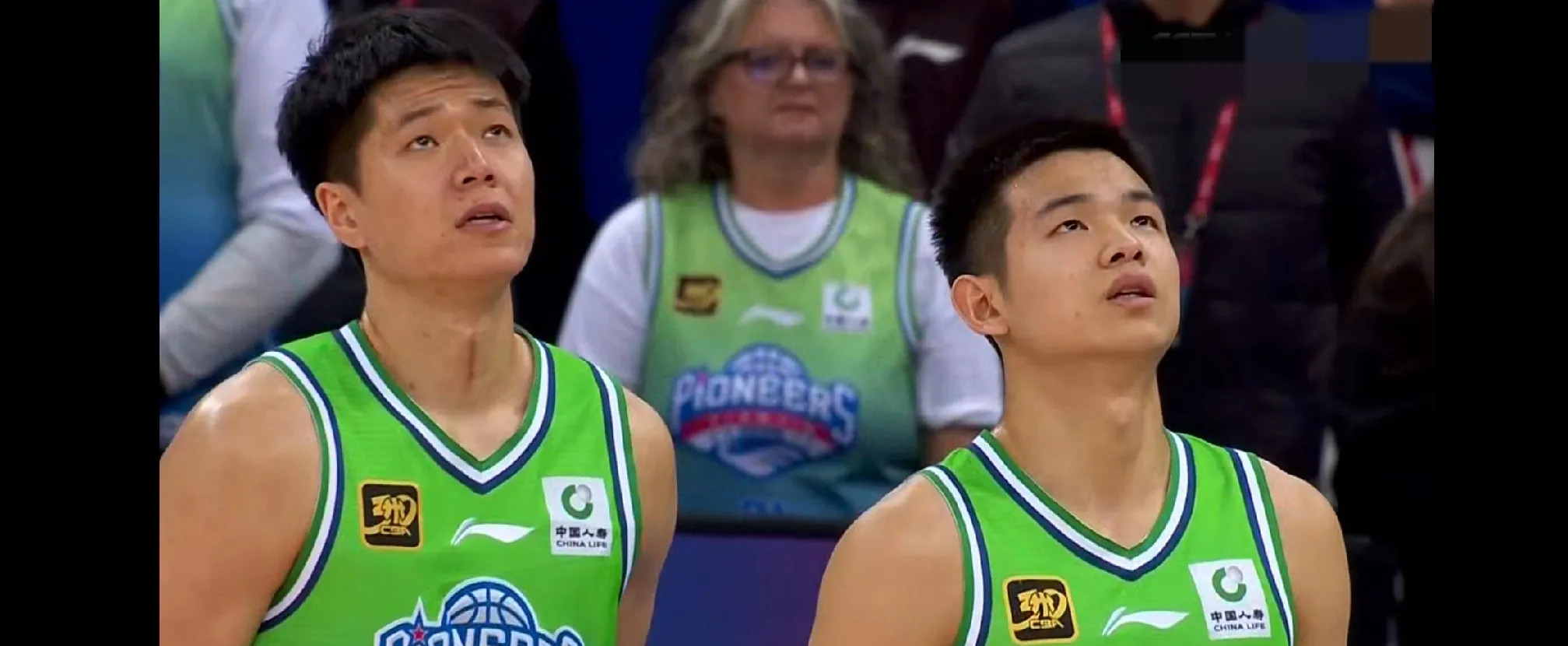 天津队球员团结一致战胜对手 天津队球员团结一致战胜对手