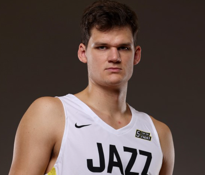 爵士主场绝杀勇士,戈贝尔西奥卡合砍+高效率 爵士主场绝杀勇士,戈贝尔西奥卡合砍+高效率