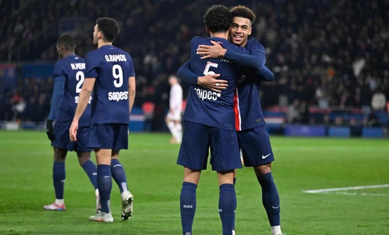 巴黎圣日耳曼客场战胜南特，领跑法甲