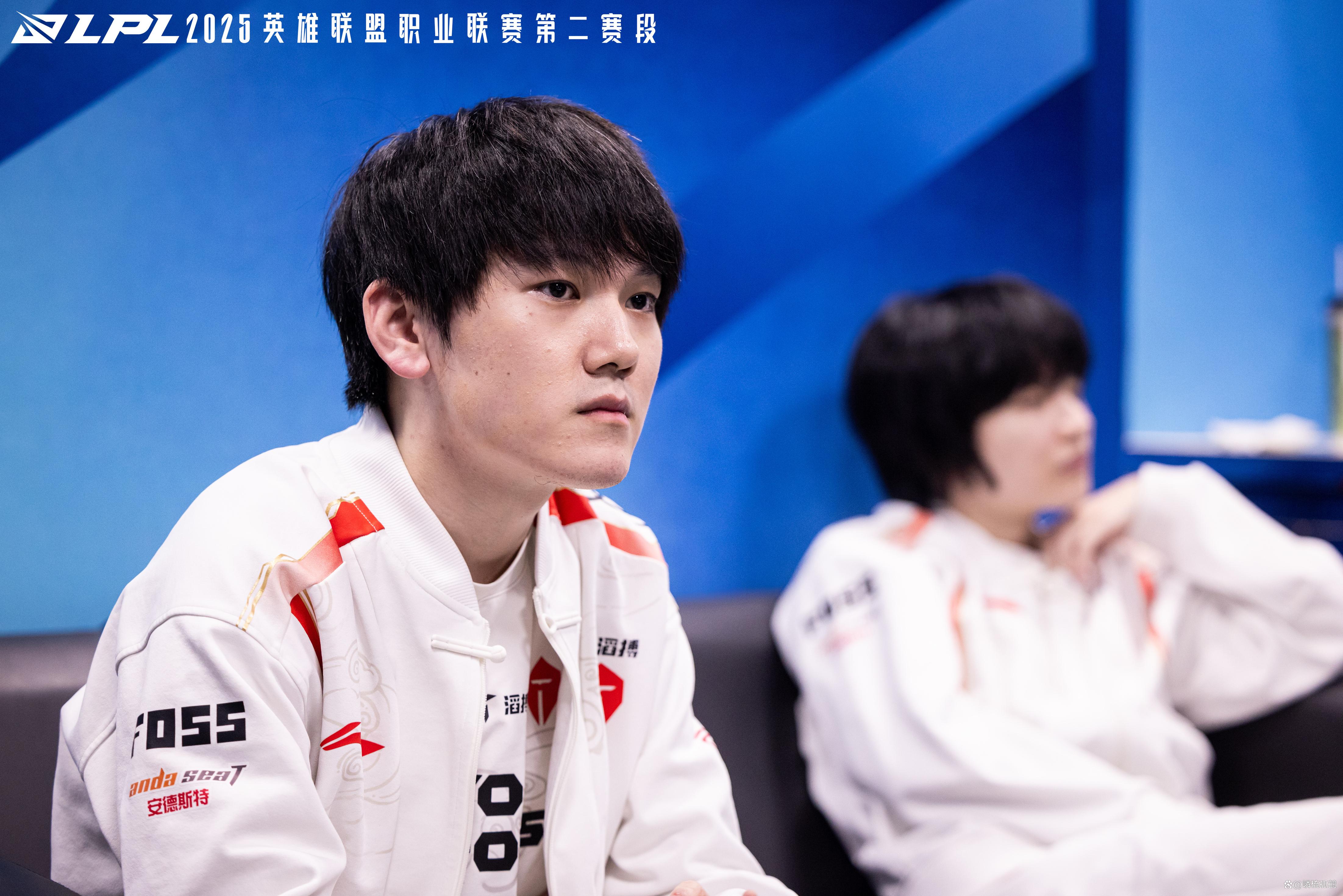 九游体育-TES横扫DK，Clid单局斩获MVP鏖战多局半决赛，锁定晋级资格的简单介绍