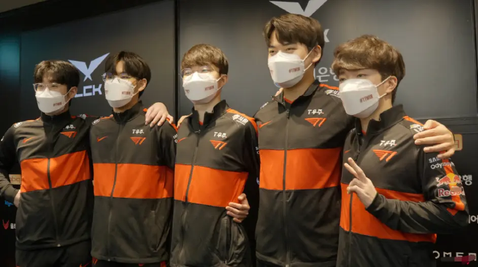 九游娱乐app下载-关于SHR翻盘100T，Zeus极限生还后反打激烈交锋成都决赛之夜，锁定晋级资格的信息