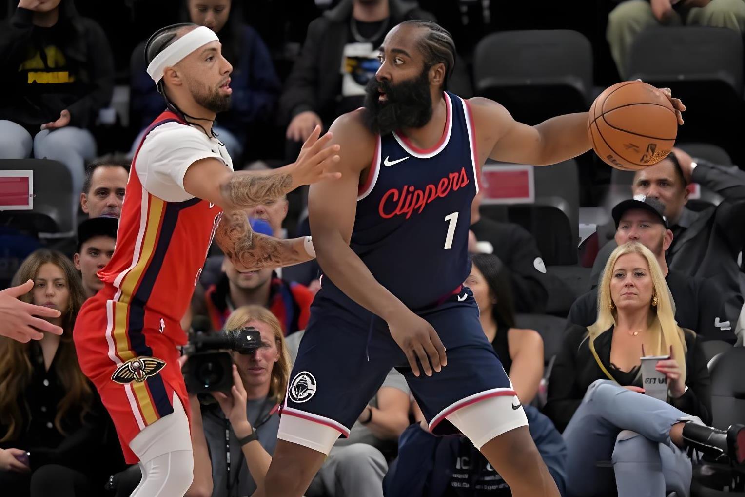 湖人大胜鹈鹕,快船击败小牛 湖人大胜鹈鹕,快船击败小牛