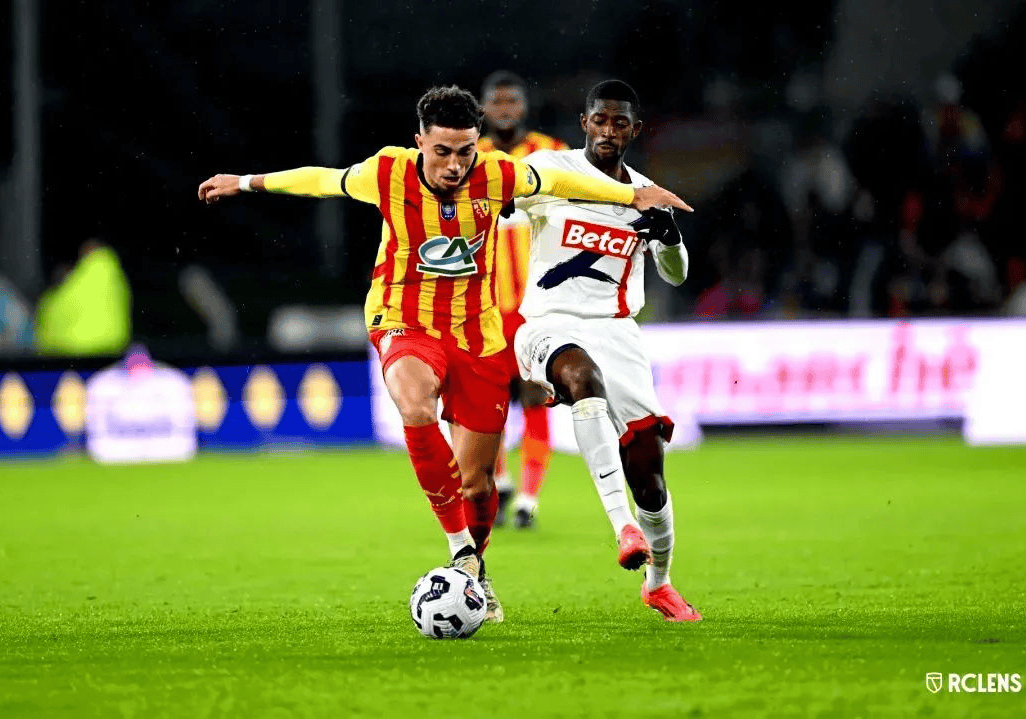 九游娱乐网站-朗斯战胜对手，法甲积分榜上升