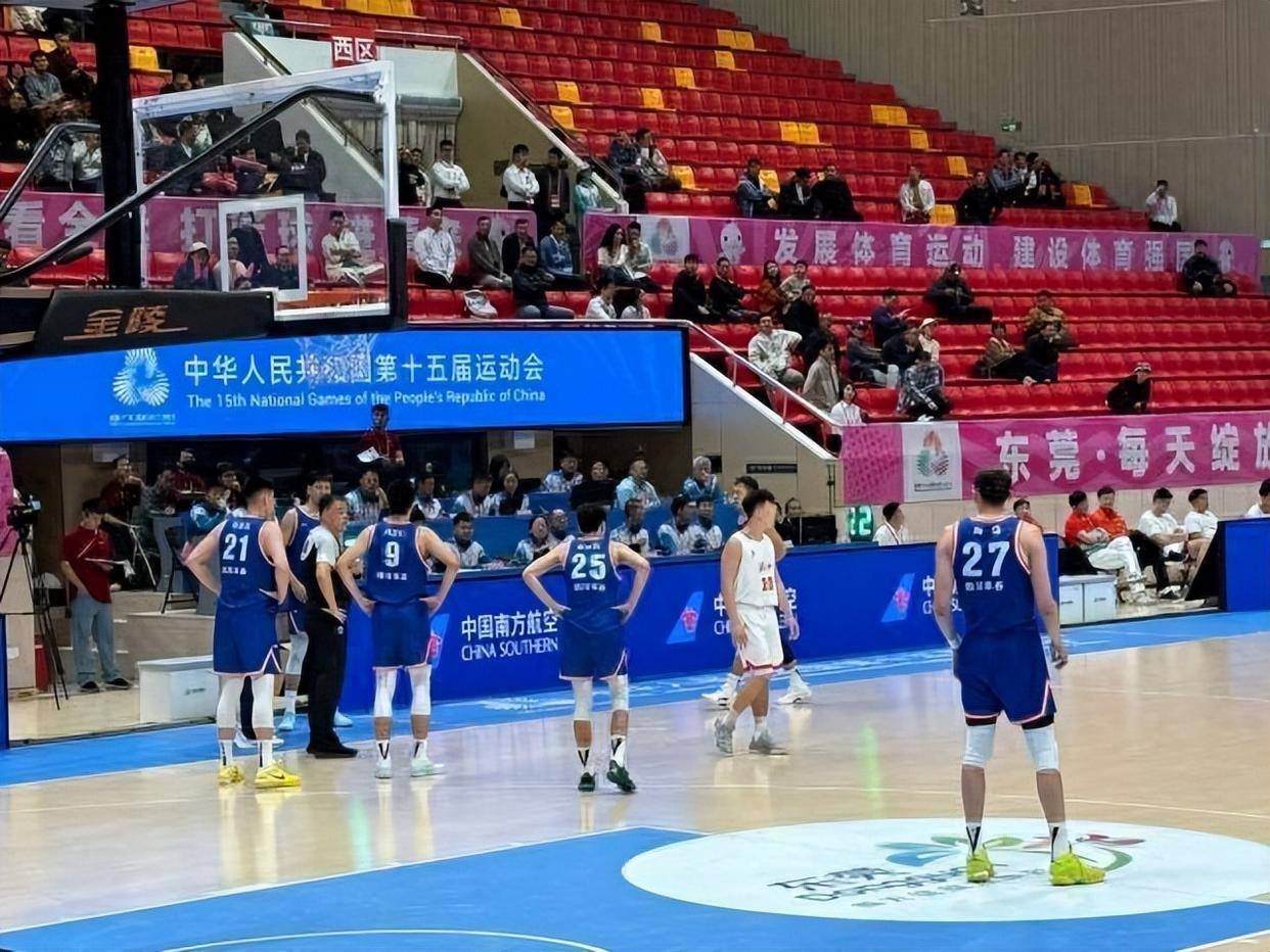 山东队力克快船,周琦点燃赛场 山东队力克快船,周琦点燃赛场