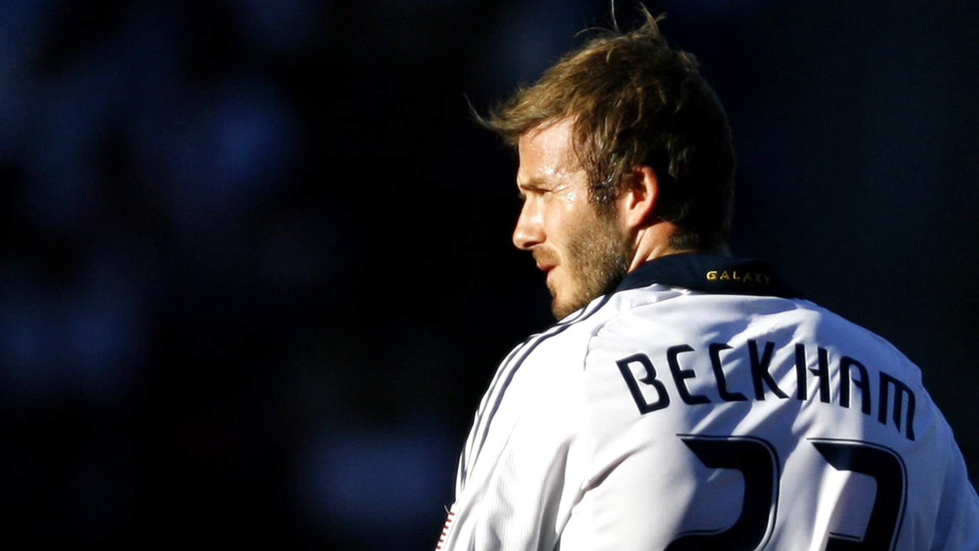 友谊赛的黄昏，莱万在贝蒂斯与突尼斯之间完成的自我救赎